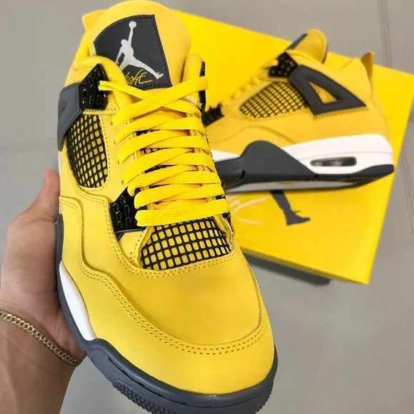 NWT NIKE AIR JORDAN 4 RETRO ‘LIGHTING’ - Picture 2 of 3